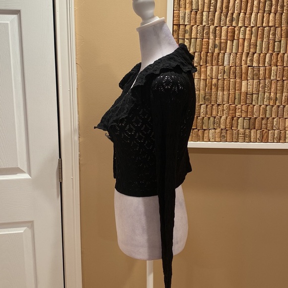 NWT.  Tequila Solo Aigle Soft Black Open Knit Sweater with Flower Pin 4 closure - Picture 4 of 14